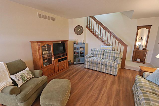 2131 Vine Way Drive 97, Canton Charter Township, MI 48188