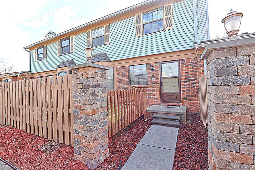 2131 Vine Way Drive 97, Canton Charter Township, MI 48188
