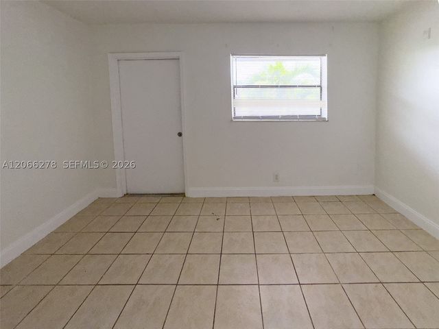 4061 N Dixie Hwy 23, Oakland Park, FL 33334