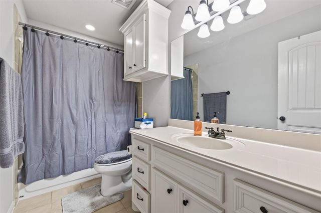 118 Snug Harbor Drive, Conroe, TX 77356