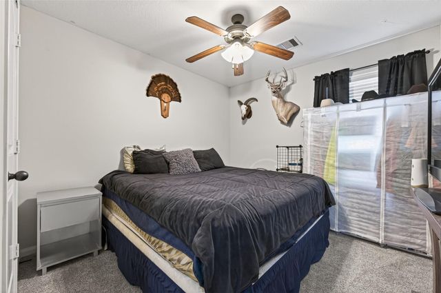 118 Snug Harbor Drive, Conroe, TX 77356