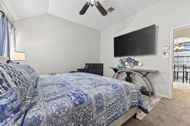 118 Snug Harbor Drive, Conroe, TX 77356