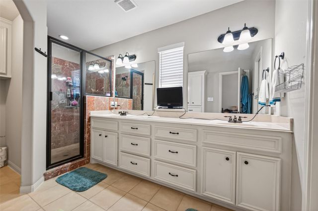 118 Snug Harbor Drive, Conroe, TX 77356