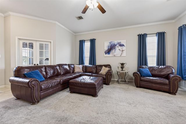 118 Snug Harbor Drive, Conroe, TX 77356