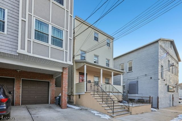 48 Atlantic St, Elizabeth City, NJ 07206