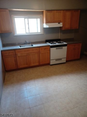 48 Atlantic St, Elizabeth City, NJ 07206