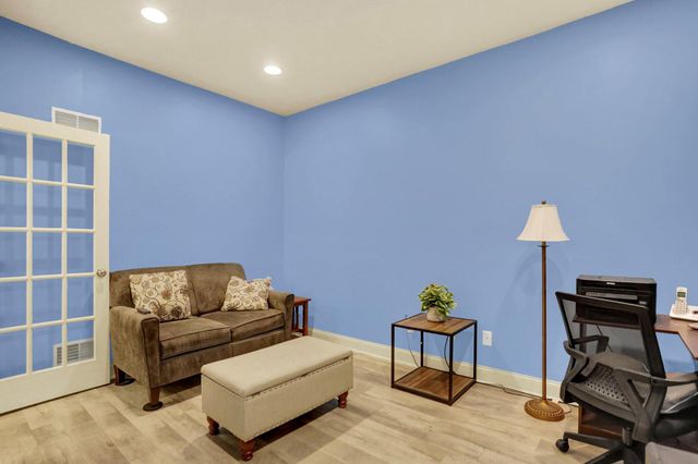 182 MEADOWVIEW DR, Harrisburg, PA 17111