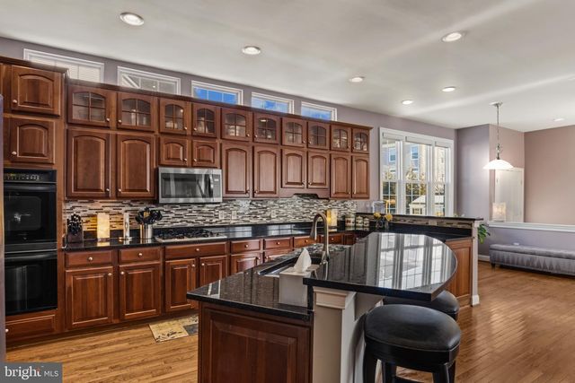 9223 OX RD, Lorton, VA 22079