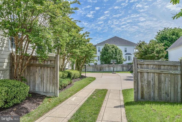 9223 OX RD, Lorton, VA 22079