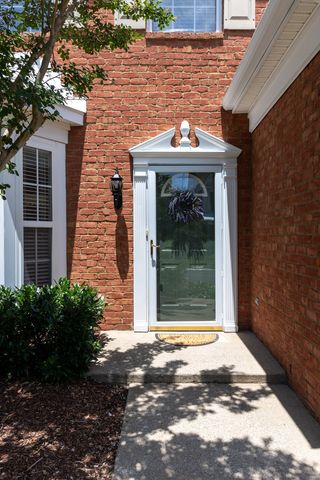 510 Old Towne Dr, Brentwood, TN 37027