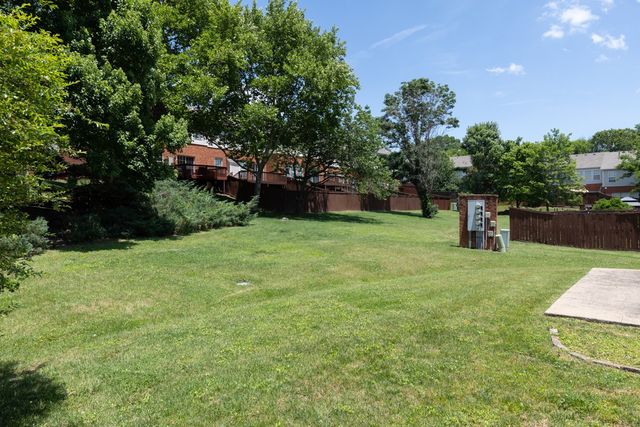 510 Old Towne Dr, Brentwood, TN 37027