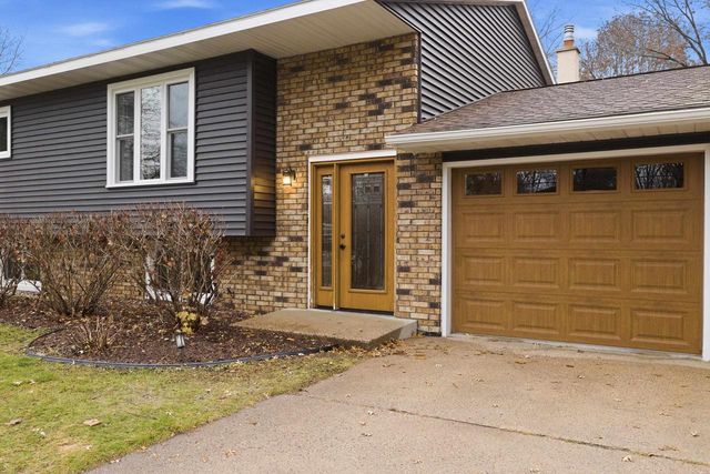 3008 HEFFRON STREET, Stevens Point, WI 54481