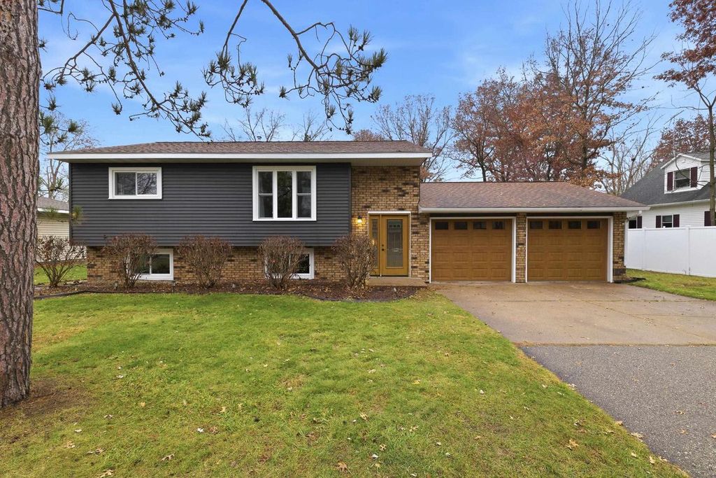 3008 HEFFRON STREET, Stevens Point, WI 54481