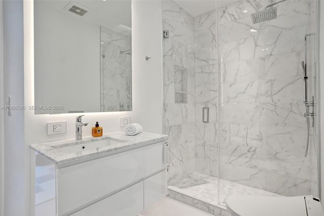 20824 NE 37th Ave 20824, Aventura, FL 33180