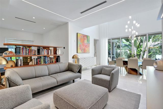 20824 NE 37th Ave 20824, Aventura, FL 33180