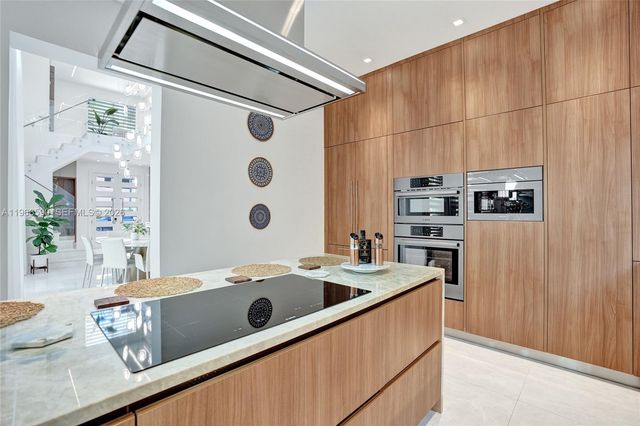 20824 NE 37th Ave 20824, Aventura, FL 33180