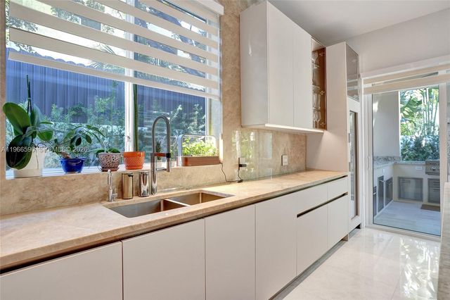 20824 NE 37th Ave 20824, Aventura, FL 33180