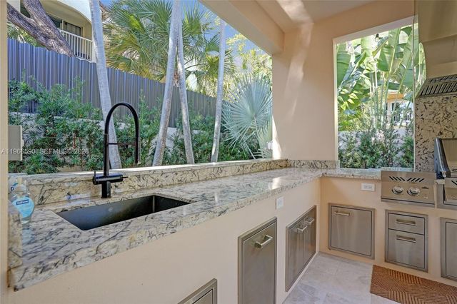 20824 NE 37th Ave 20824, Aventura, FL 33180