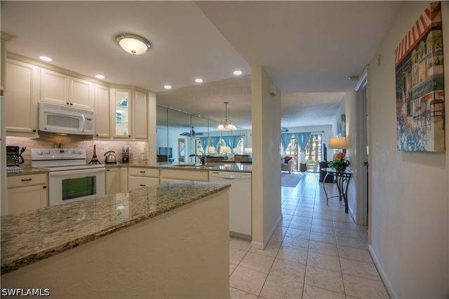 5741 Deauville CIR F108, Naples, FL 34112