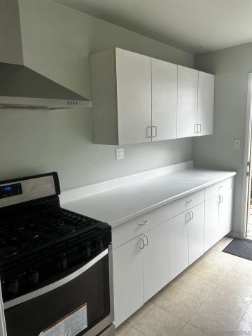 3142 Luna Ave., San Diego, CA 92117