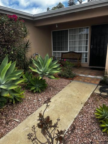 3142 Luna Ave., San Diego, CA 92117