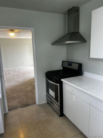 3142 Luna Ave., San Diego, CA 92117