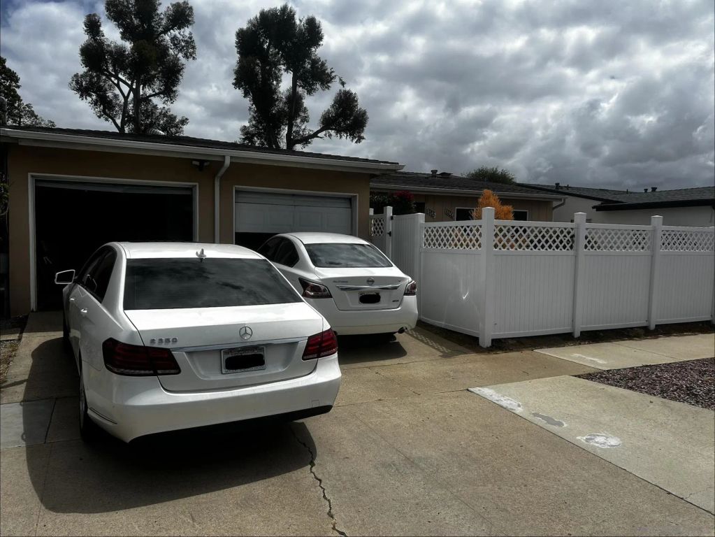 3142 Luna Ave., San Diego, CA 92117