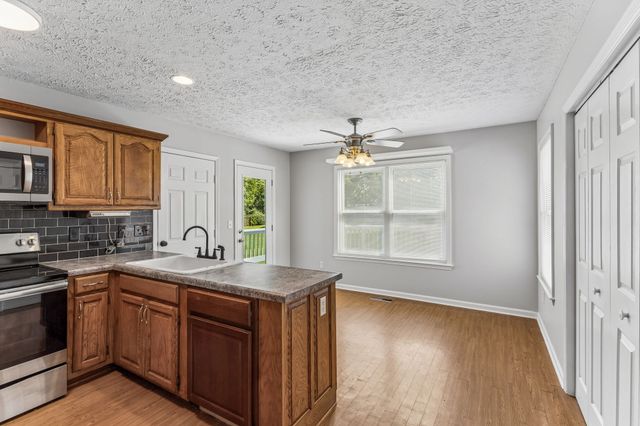 705 Murray Dr, Columbia, TN 38401