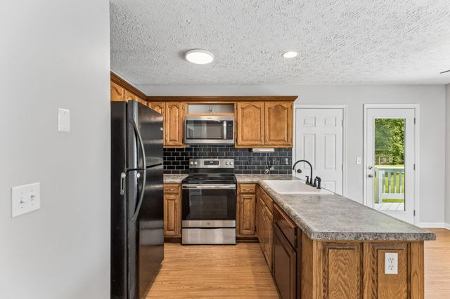 705 Murray Dr, Columbia, TN 38401