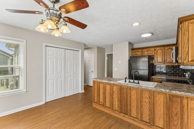 705 Murray Dr, Columbia, TN 38401