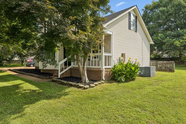 705 Murray Dr, Columbia, TN 38401