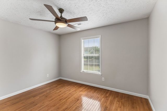 705 Murray Dr, Columbia, TN 38401