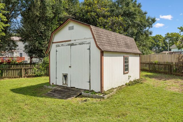 705 Murray Dr, Columbia, TN 38401