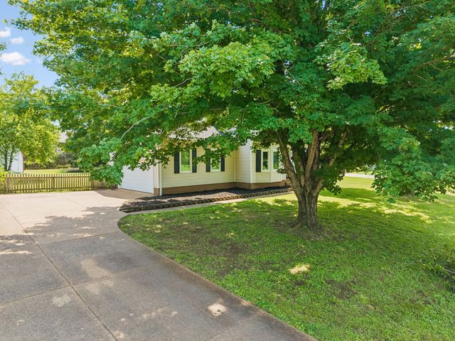 705 Murray Dr, Columbia, TN 38401