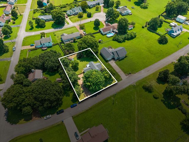 705 Murray Dr, Columbia, TN 38401