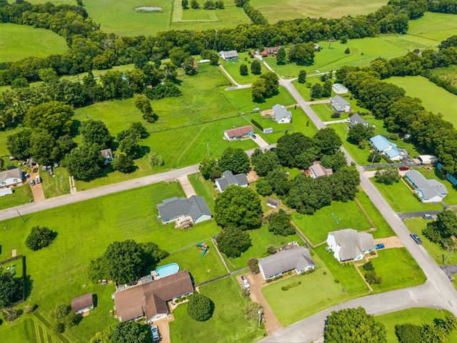 705 Murray Dr, Columbia, TN 38401