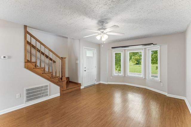 705 Murray Dr, Columbia, TN 38401