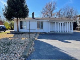 16983 W 10 Mile Road, Southfield, MI 48075