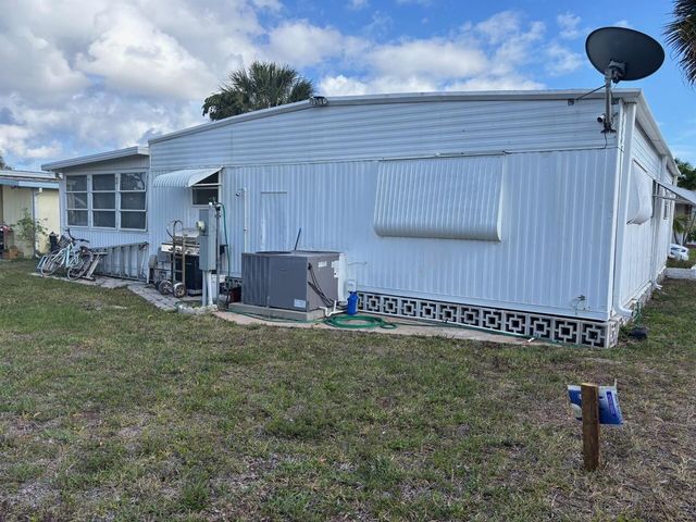4257 1st Ct, Lot 84, Lake Worth, FL 33462