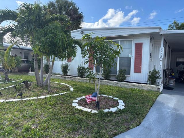 4257 1st Ct, Lot 84, Lake Worth, FL 33462