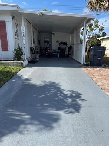 4257 1st Ct, Lot 84, Lake Worth, FL 33462
