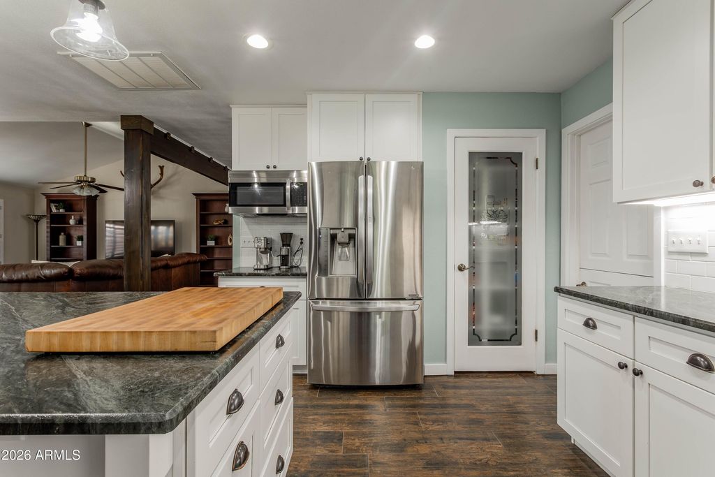 Image 10 of property listing at 3570 W Pershing Avenue, Phoenix, AZ 85029
