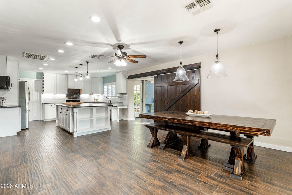 Image 3 of property listing at 3570 W Pershing Avenue, Phoenix, AZ 85029