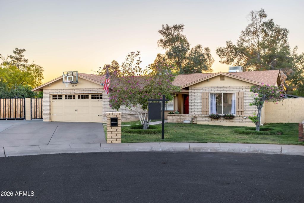Image 5 of property listing at 3570 W Pershing Avenue, Phoenix, AZ 85029