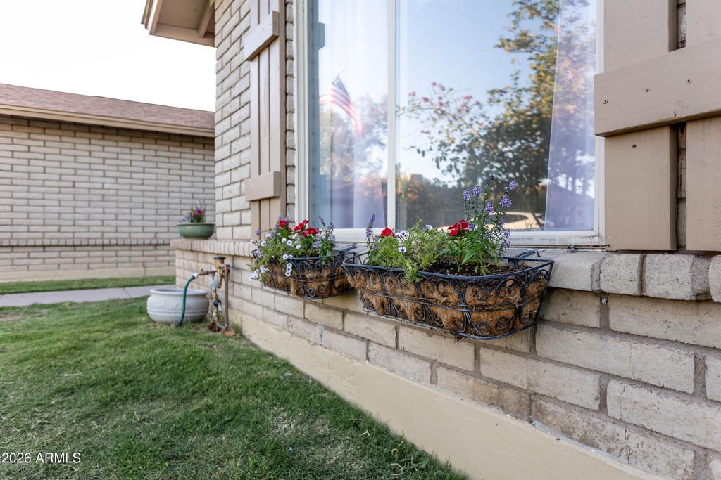 Image 6 of property listing at 3570 W Pershing Avenue, Phoenix, AZ 85029