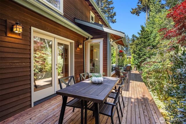7023 174th Street SW, Edmonds, WA 98026