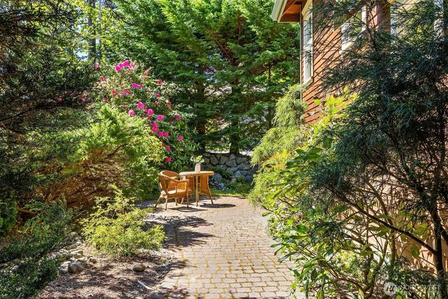 7023 174th Street SW, Edmonds, WA 98026