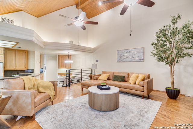 3 AMBER GLN, San Antonio, TX 78257