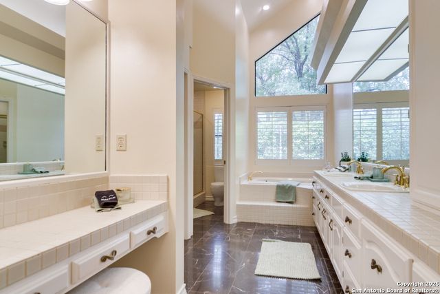 3 AMBER GLN, San Antonio, TX 78257