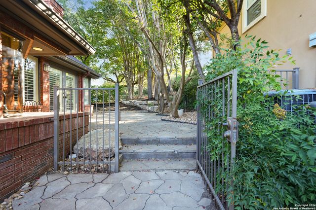 3 AMBER GLN, San Antonio, TX 78257